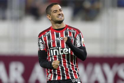 Alexandre Pato, estrella de San Pablo, celebra su gol. A San Pablo no le alcanzó