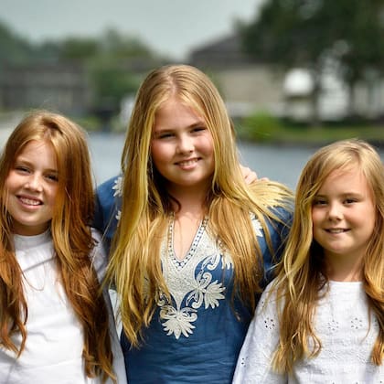 Alexia junto a sus dos hermanas, Amalia y Ariane en 2017 (Foto: Instagram @queen.maxima / @koninklijkhuis)
