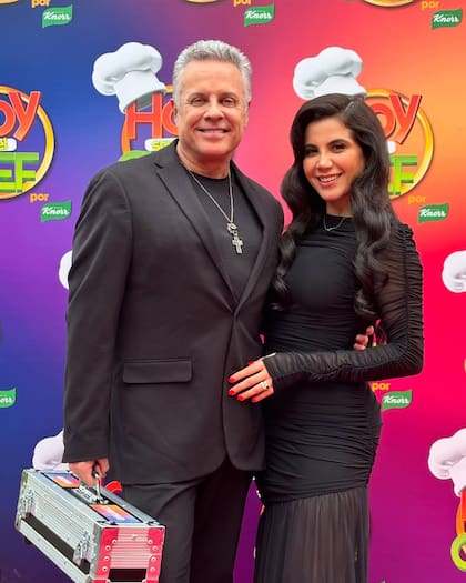 Alexis Ayala junto a su esposa, la actriz Cinthia Aparicio