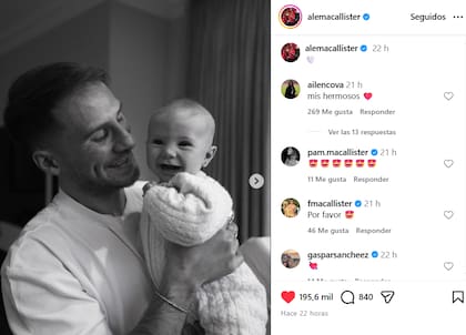 Alexis demostrando toda su ternura con su hija