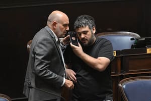 Alexis Guerrera y Facundo Tignanelli hablan por teléfono con Sergio Massa con la sesión caída; se le dilata el permiso para tomar deuda a Kicillof