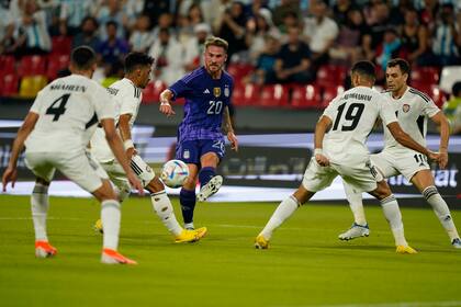 Alexis Mac Allister, ante la intensa presión emiratí