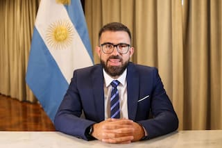 Se va el titular de un organismo clave