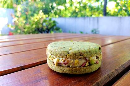 Alfajor de pistacho en Rond Caf