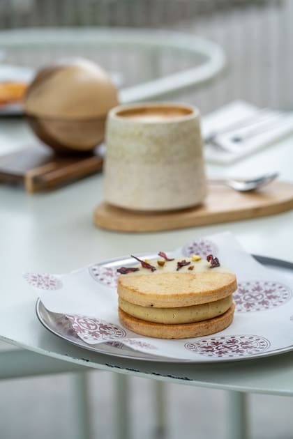 Alfajor sablée con pistacho de Ávito