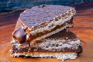 Alfajores de avena y chocolate