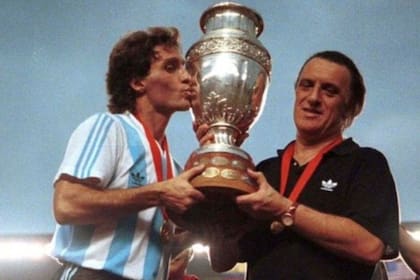 Alfio "Coco" Basile conquistó como entrenador de la Argentina la Copa América en dos oportunidades consecutivas al ganar las ediciones de 1991 y 1993