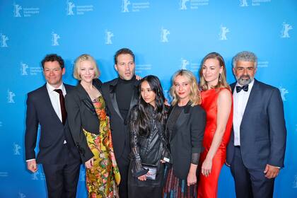 Cate Blanchett junto al resto del equipo que creó Stateless, una serie sobre el sistema de inmigración australiano