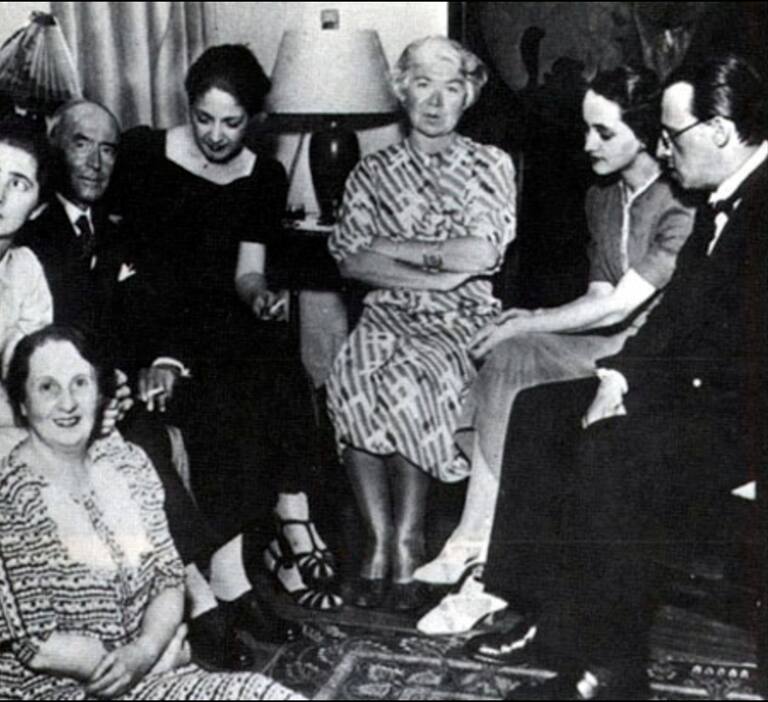 Alfonsina Storni en Montevideo, en enero de 1938