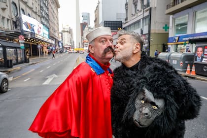 Alfredo Casero y Fabio Alberti al anunciar la vuelta de Cha cha cha, esta vez en el teatro