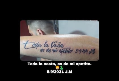 Alfredo Gammariello decidió tatuarse junto con la fecha del cierre de campaña de Javier Milei y sus iniciales la frase "toda la casta es de mi apetito" , que caracterizo la campaña del economista en contra de la "casta política"