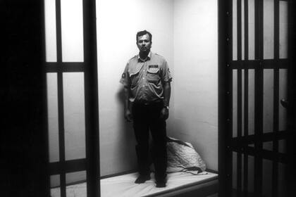 Alfredo Srur comenzó con la fotografía en 1997 y trabajó para editoriales durante 15 años.