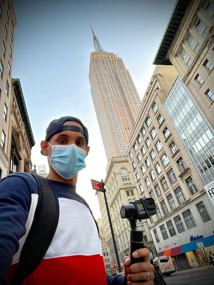 Alfy retomó los vlogs para YouTube durante la pandemia como objetivo de destacar un "hecho histórico" en Nueva York