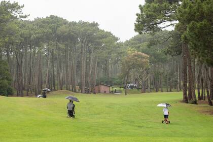Alg de lluvia para ponerle más condimento a la competencia
