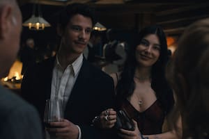 Camila Morrone protagoniza una serie efectiva e inquietante, que se cocina a fuego lento