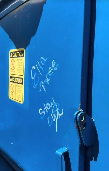 Alguien dejó un mensaje para Ella Rose en un contenedor de TJ Maxx (TikTok/@glamourddive)