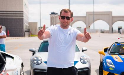 Algunas carreras las corrió con los autos de su local