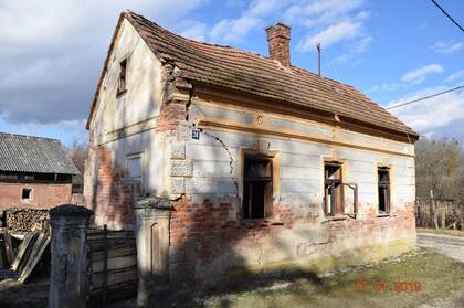 Algunas casas que salen a la venta por pocos centavos requieren reparaciones para ser habitadas