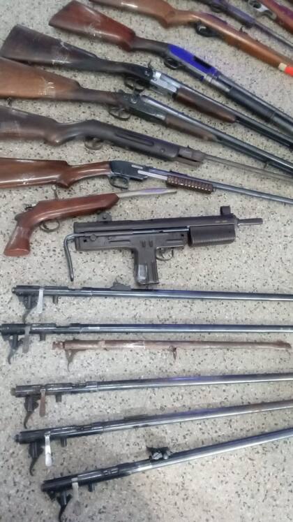 Algunas de las armas entregadas en los puestos móviles del Plan Nacional de Entrega Voluntaria de Armas en Rosario