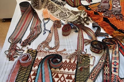 Algunas de las artesanías presentes en la feria local