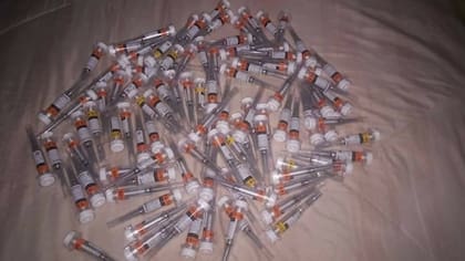 Algunas de las cientas inyecciones de heparina que Romina se tuvo que dar durante los 9 meses