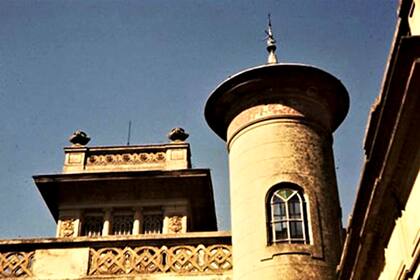 Algunas de las torres que tenía el viejo palacete construido a comienzos del siglo pasado por Honorio Stoppani, un apellido ilustre de Villa Devoto