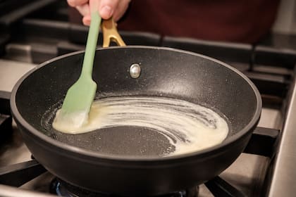 Algunas divulgadoras han planteado advertencias sobre el uso del teflón en general, incluso sin la presencia de PFOA, al considerar posibles implicaciones para la salud