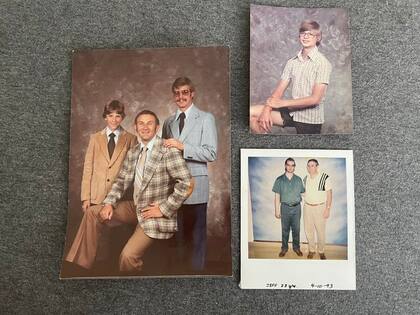 Algunas fotografías originales de Jeffrey Dahmer son parte de objetos de culto que son vendidos por Cult Collectible, un sitio canadiense especializado en crímenes reales