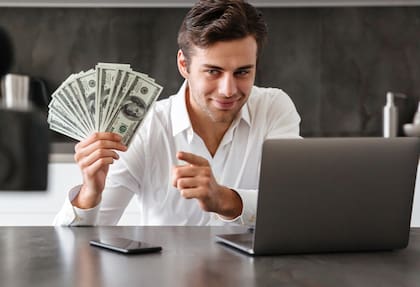 Algunas leyes estatales ofrecen mayores protecciones a sus empleados, por lo que perciben un sueldo superior al mínimo federal