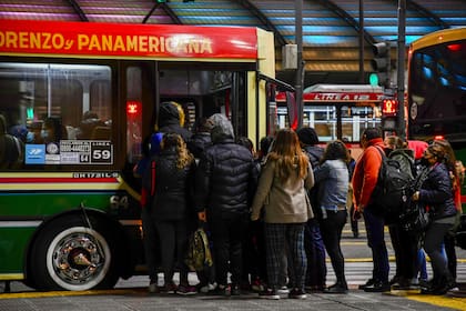Algunas líneas de colectivos del AMBA no funcionan este lunes 7 de julio