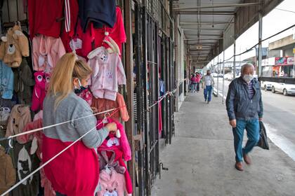 Algunas miradas y pocas ventas, la síntesis del día en González Catán