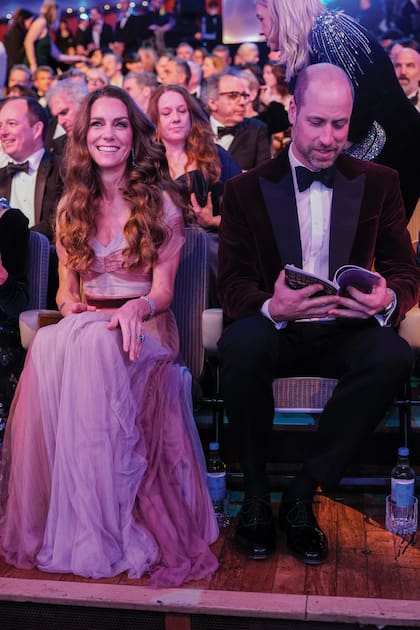 Algunas versiones aseguran que el domingo 22 asistieron para demostrar que el escándalo de Andrés no afecta las actividades ni la imagen de la familia real