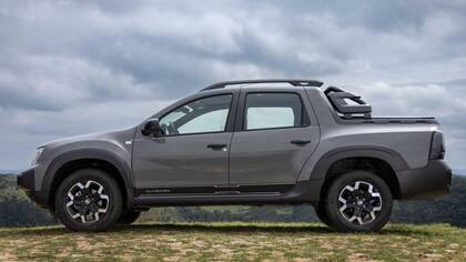 Algunas versiones de la nueva Oroch cuentan con molduras de plástico negro que le dan una estética más aventurera.