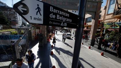 Algunos carteles indican distancias a sitios de interés