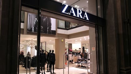 Las tiendas Zara en la Argentina siguen teniendo algunos de los precios más altos de la marca en el mundo.