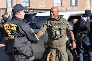 Alguaciles se oponen al fin del programa 287(g) y advierten que seguirán colaborando con el ICE