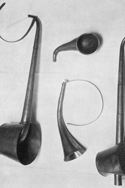 Algunos de los aparatos auditivos diseñados para que Beethoven pudiera escuchar algo de su música