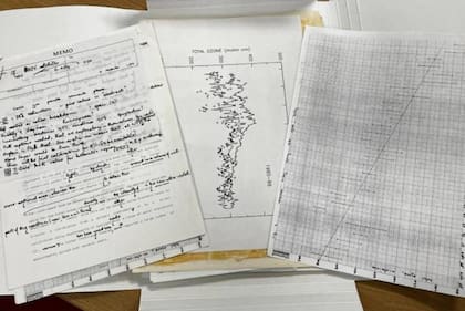 Algunos de los documentos usados en el estudio de 1985 que advirtió al mundo sobre el agujero en la capa de ozono.