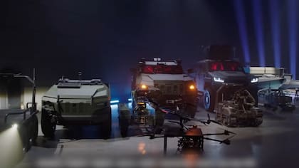 Algunos de los drones, robots y camionetas usados por Ucrania en la guerra contra Rusia.
