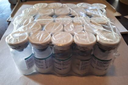 Algunos de los frascos de bromuro de vecuronio hallados en el domicilio del enfermero imputado.