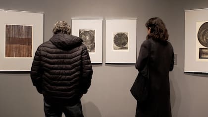 Algunos de los grabados de Orlandi que integran la muestra del Sívori