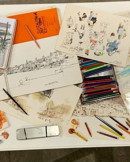 Algunos de los materiales usados por Bellucci para realizar sus croquis de viajes