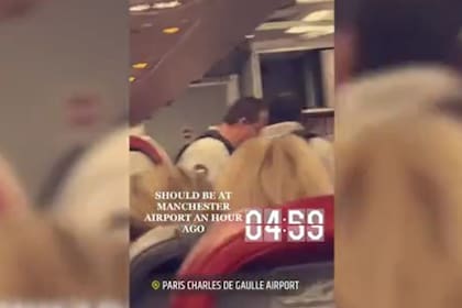 Algunos de los presentes tomaron videos e imágenes de lo sucedido