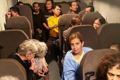 Algunos de los rehenes liberados por Hamas este viernes