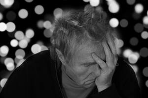 Algunos de los síntomas más frecuentes son la perdida de memoria y la desorientación en lugares conocidos. Fuente: Pixabay
