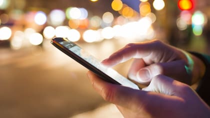 Mucha gente está subiendo fotos a estas aplicaciones nudistas, que generan aproximadamente 36 millones de dólares en ingresos al año para las compañías que ofrecen el software