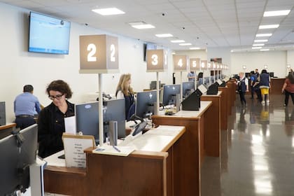 Algunos DMV de Illinois requieren una cita, por lo que se recomienda a los residentes que planifiquen con anticipación su visita