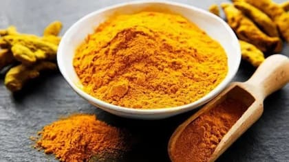 Algunos estafadores mezclan especias, como la cúrcuma, con almidón