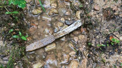 Algunos objetos que aún siguen encontrándose en el bosque