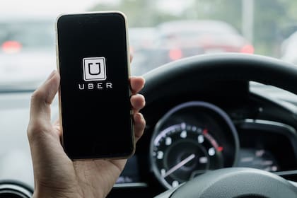 Algunos usuarios de redes señalaron que existen en la aplicación "cuentas falsificadas"